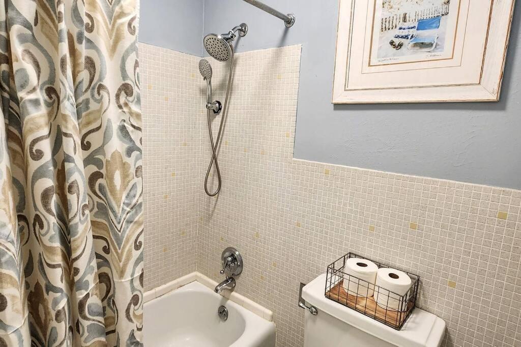 Perfect Couples Retreat - Close To All Amenities هوت سبرنغز المظهر الخارجي الصورة