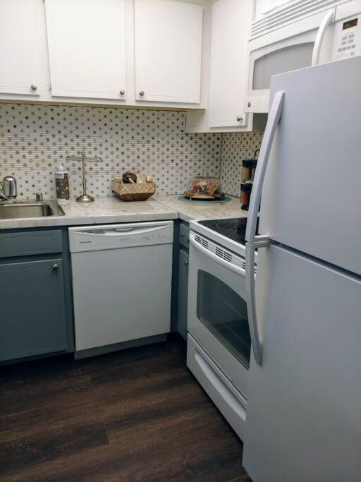 Perfect Couples Retreat - Close To All Amenities هوت سبرنغز المظهر الخارجي الصورة