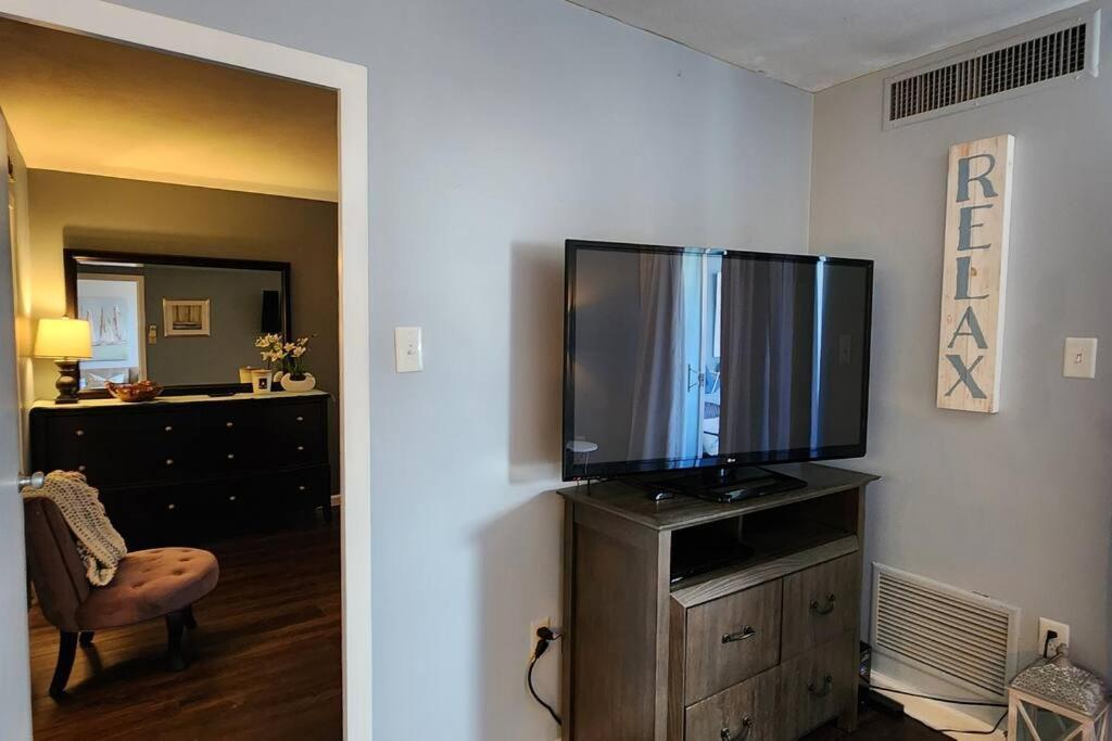 Perfect Couples Retreat - Close To All Amenities هوت سبرنغز المظهر الخارجي الصورة
