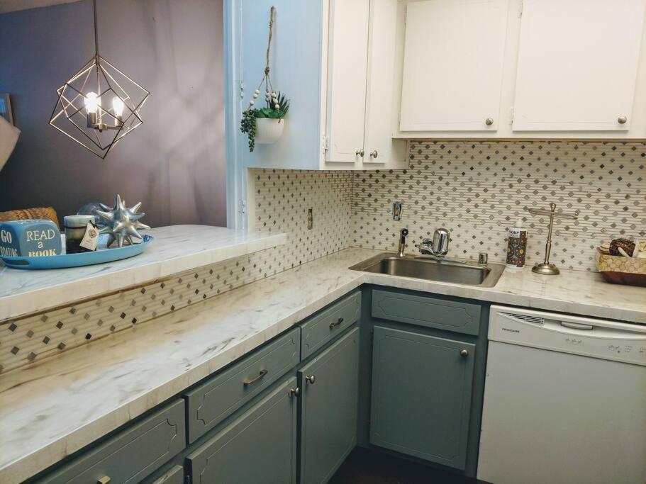 Perfect Couples Retreat - Close To All Amenities هوت سبرنغز المظهر الخارجي الصورة