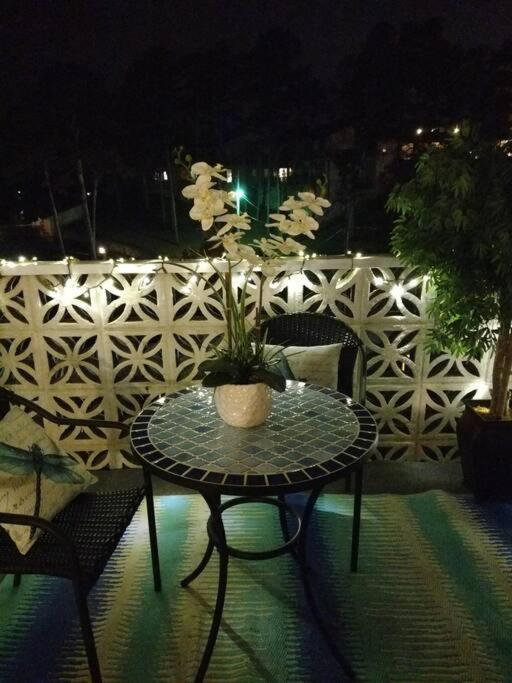 Perfect Couples Retreat - Close To All Amenities هوت سبرنغز المظهر الخارجي الصورة